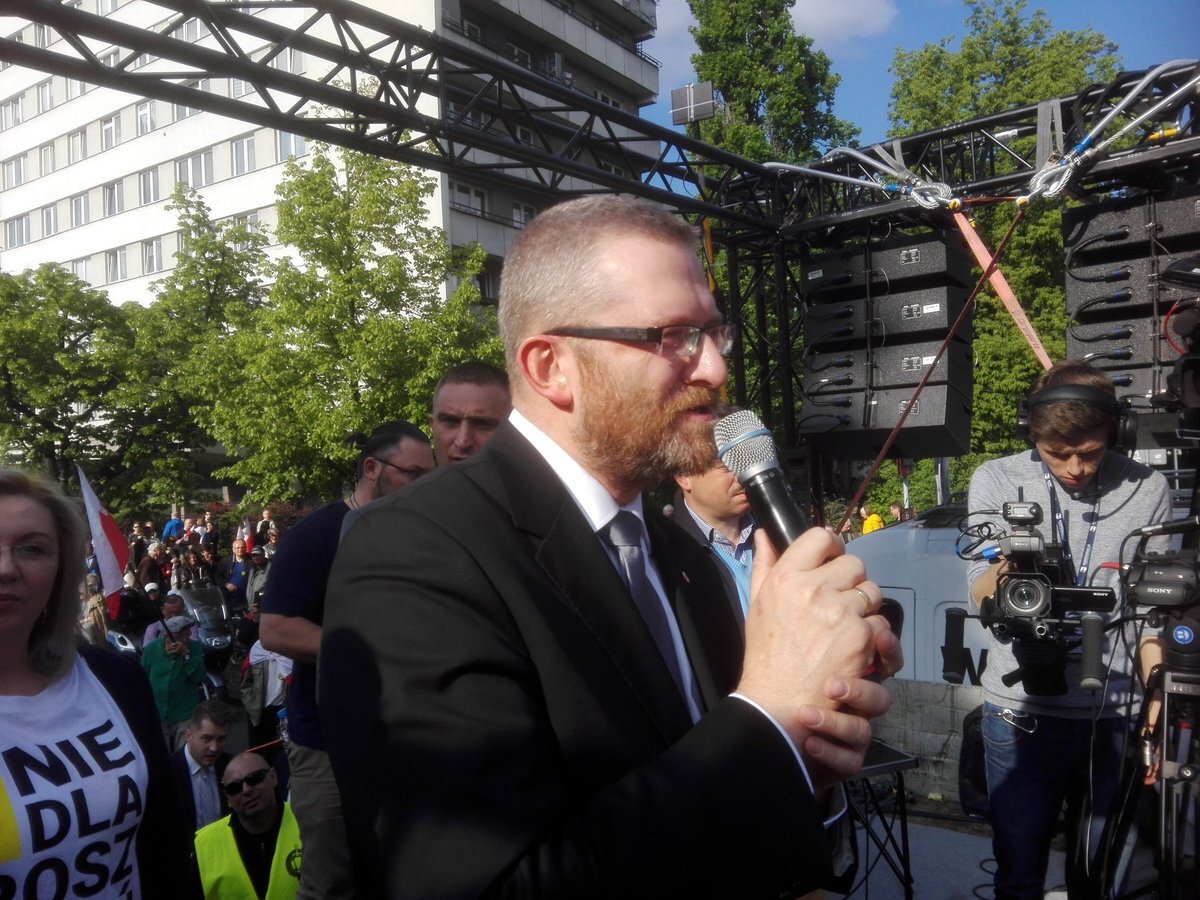 Grzegorz-Braun-na-marszu-Stop447-.-Fot.-twitter.com-@StowMarszN.jpg.2885c777e14c7395f4bbb9dd99dfef4b.jpg